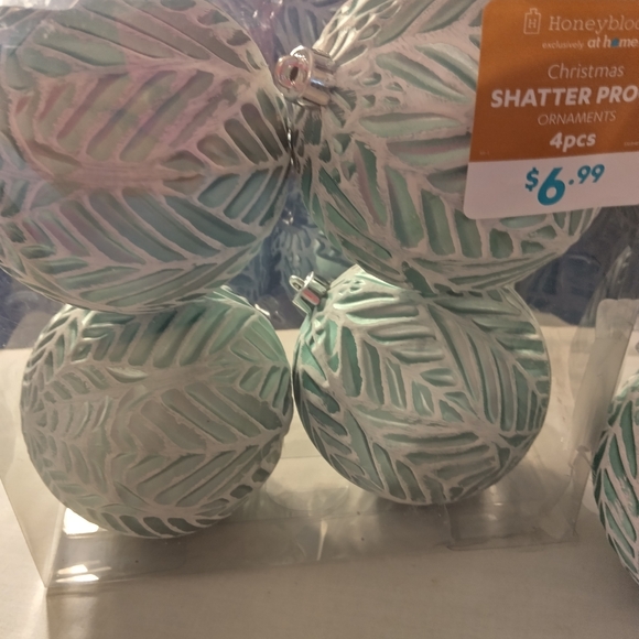 Green and White Holiday Ornament (25) - Picture 2 of 2